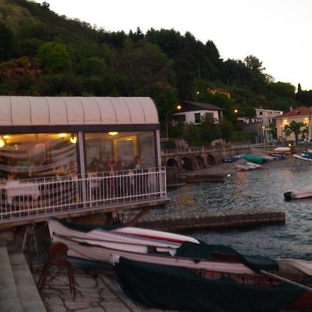 Lago Maggiore Lesa Buitenkant foto